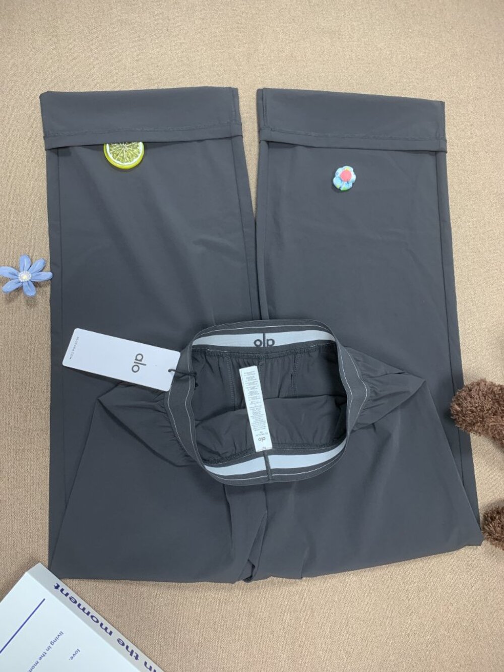 🦝ALO Yoga Dark Gray Suit Up Trouser🤳NWT Work Casual 30" Inseam - Picture 7 of 10